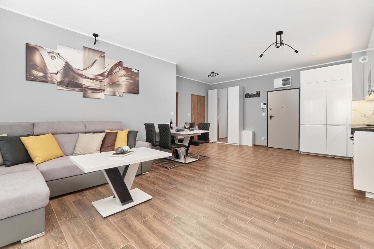 Apartments Wroclaw Jana Pawla II With Free Parking Wroclaw By Noclegi Renters 외부 사진