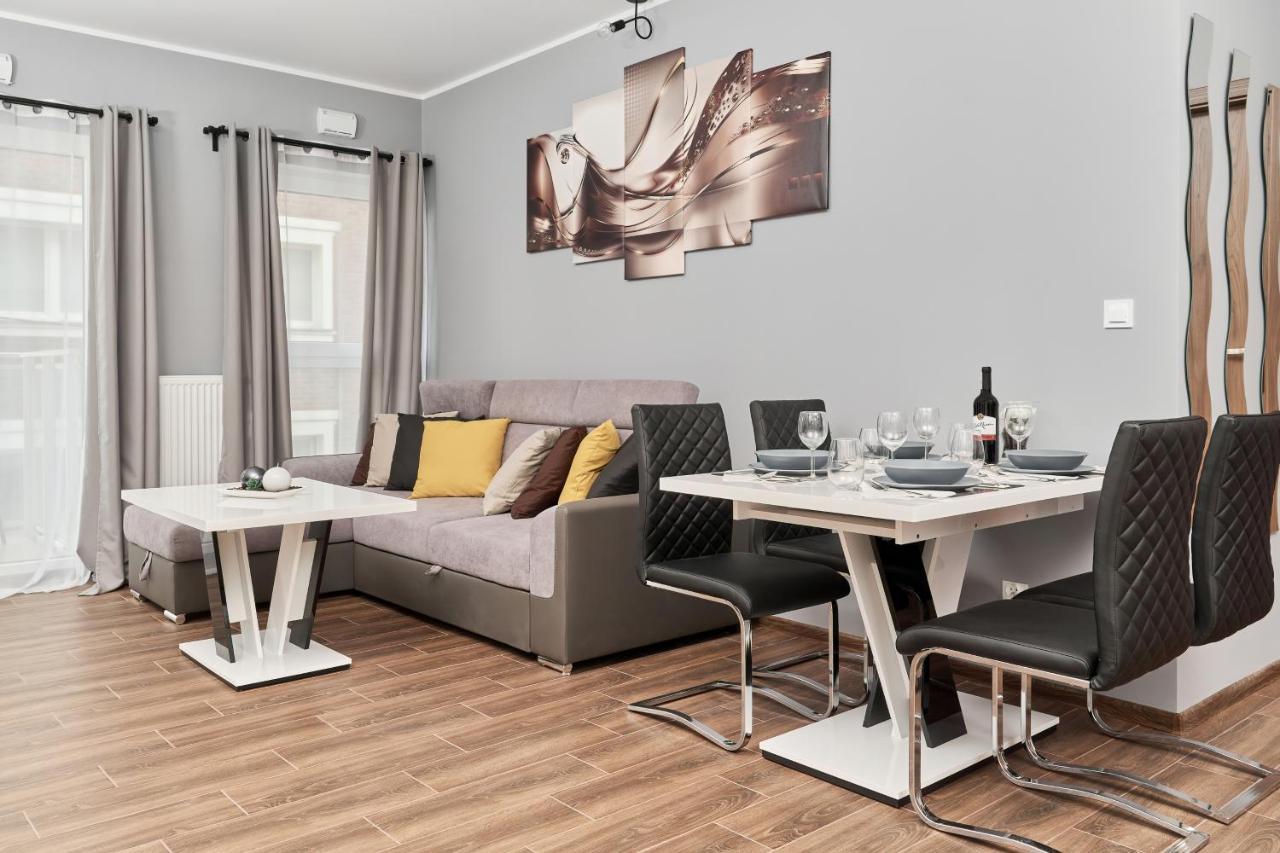 Apartments Wroclaw Jana Pawla II With Free Parking Wroclaw By Noclegi Renters 외부 사진