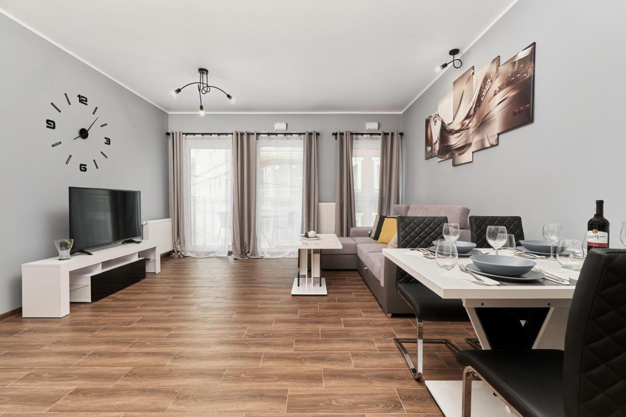 Apartments Wroclaw Jana Pawla II With Free Parking Wroclaw By Noclegi Renters 외부 사진