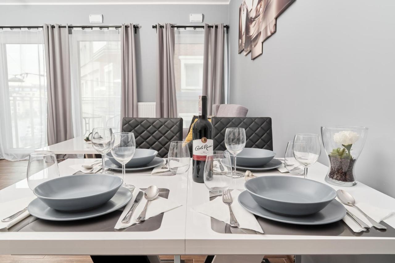 Apartments Wroclaw Jana Pawla II With Free Parking Wroclaw By Noclegi Renters 외부 사진