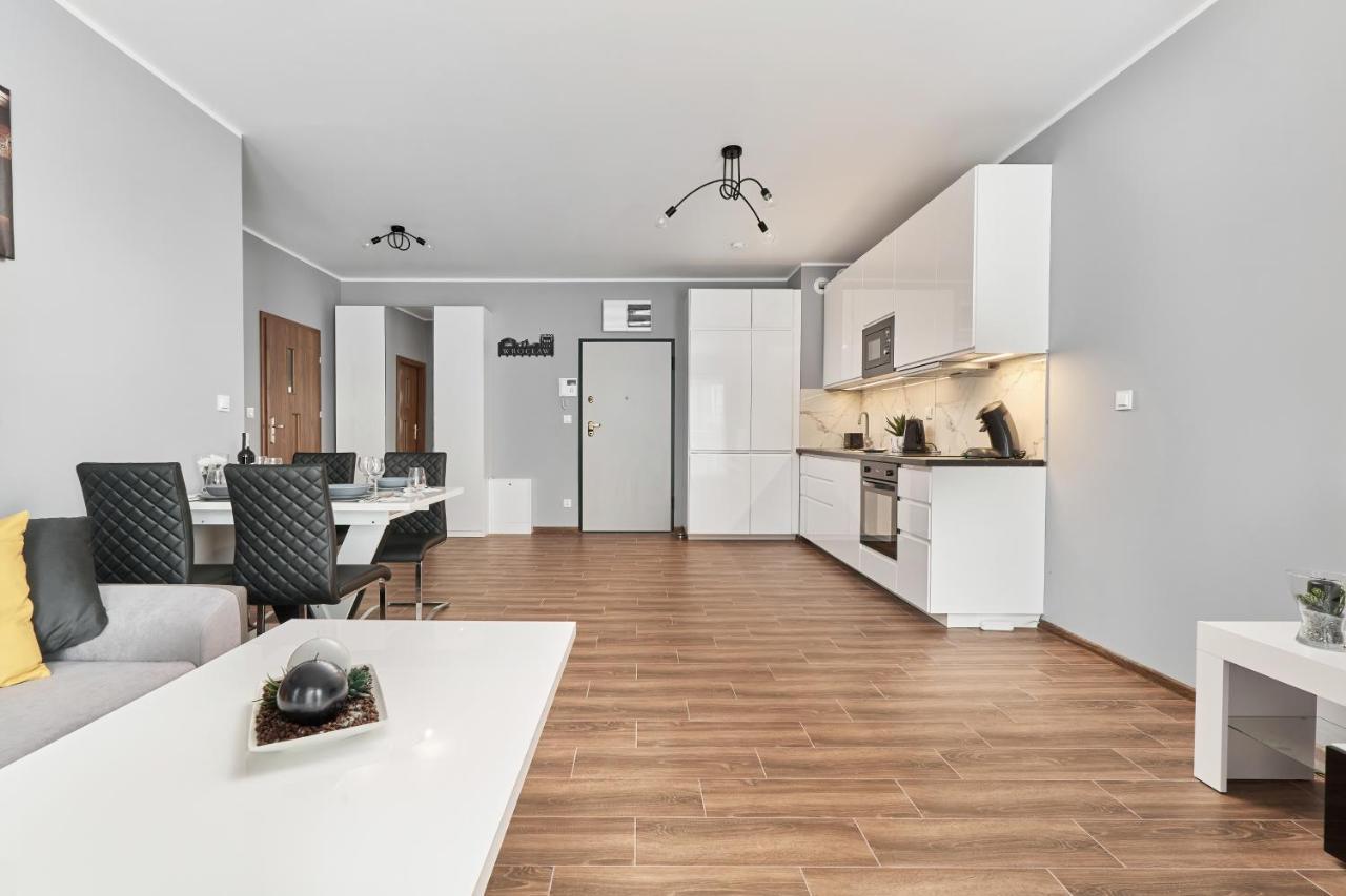 Apartments Wroclaw Jana Pawla II With Free Parking Wroclaw By Noclegi Renters 외부 사진