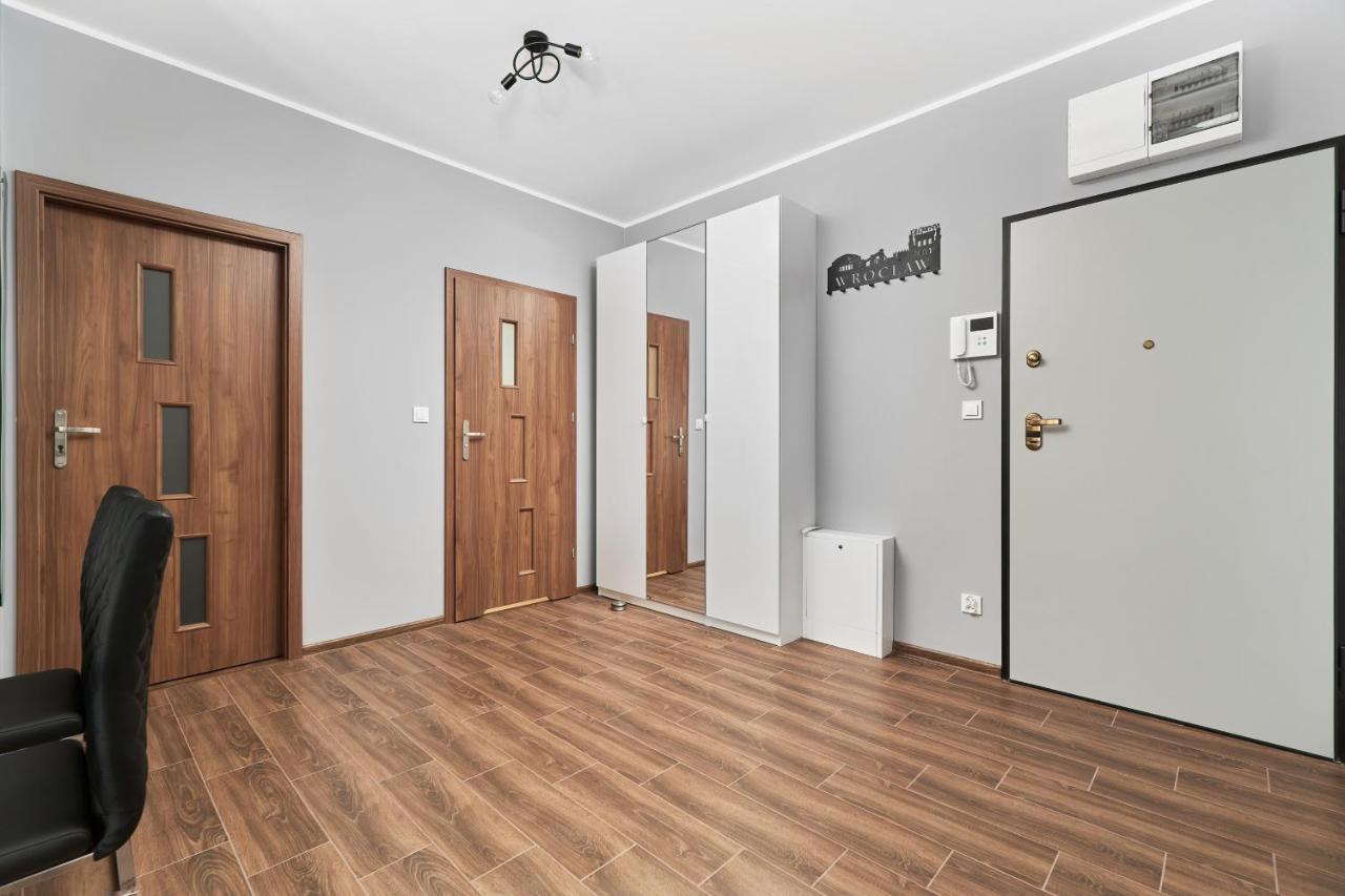 Apartments Wroclaw Jana Pawla II With Free Parking Wroclaw By Noclegi Renters 외부 사진