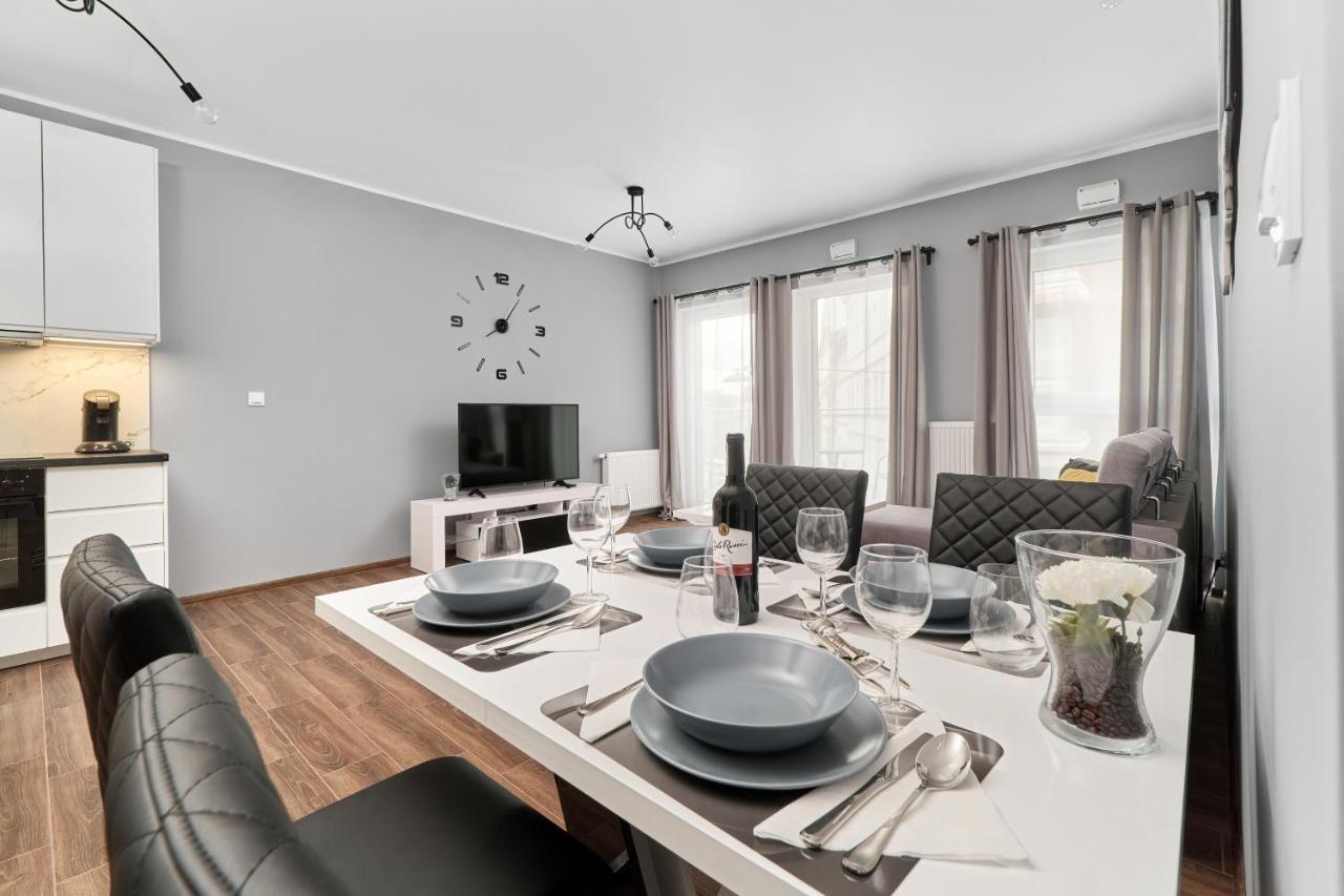 Apartments Wroclaw Jana Pawla II With Free Parking Wroclaw By Noclegi Renters 외부 사진