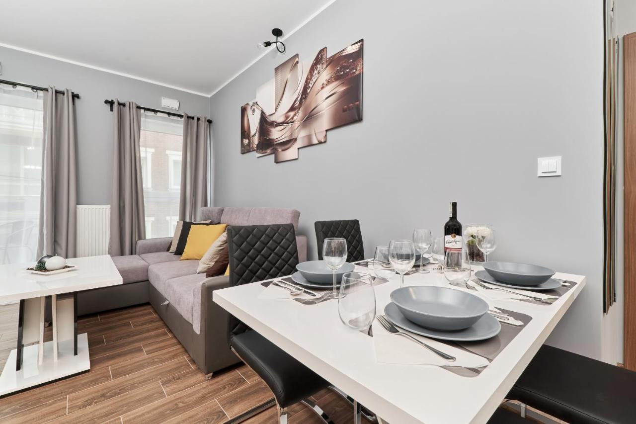 Apartments Wroclaw Jana Pawla II With Free Parking Wroclaw By Noclegi Renters 외부 사진