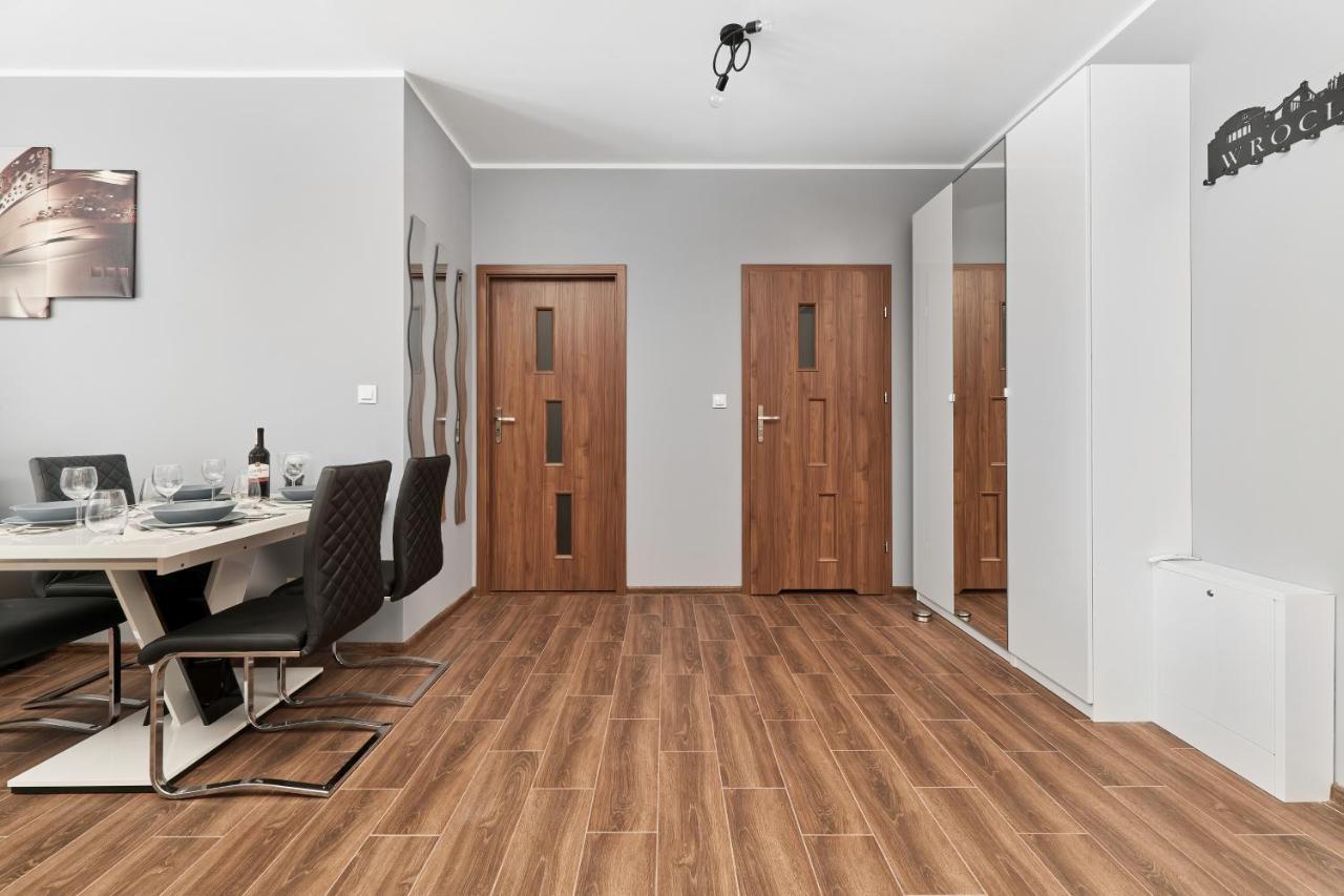 Apartments Wroclaw Jana Pawla II With Free Parking Wroclaw By Noclegi Renters 외부 사진
