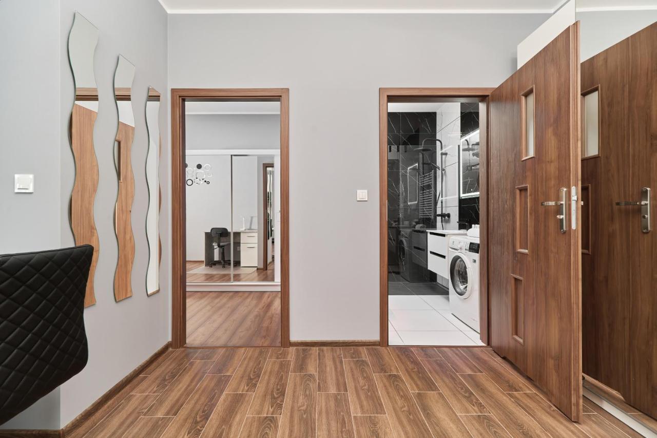 Apartments Wroclaw Jana Pawla II With Free Parking Wroclaw By Noclegi Renters 외부 사진