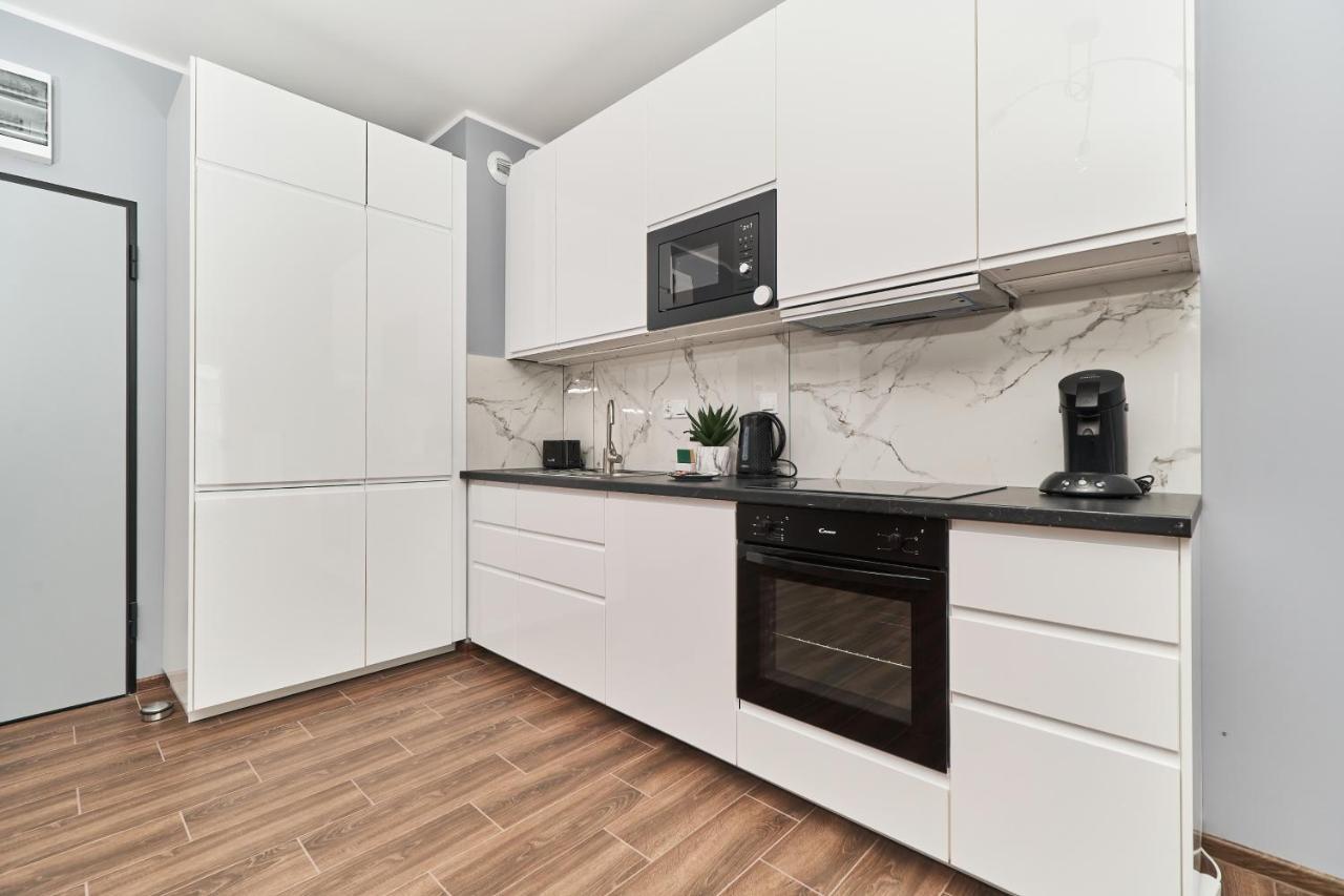 Apartments Wroclaw Jana Pawla II With Free Parking Wroclaw By Noclegi Renters 외부 사진